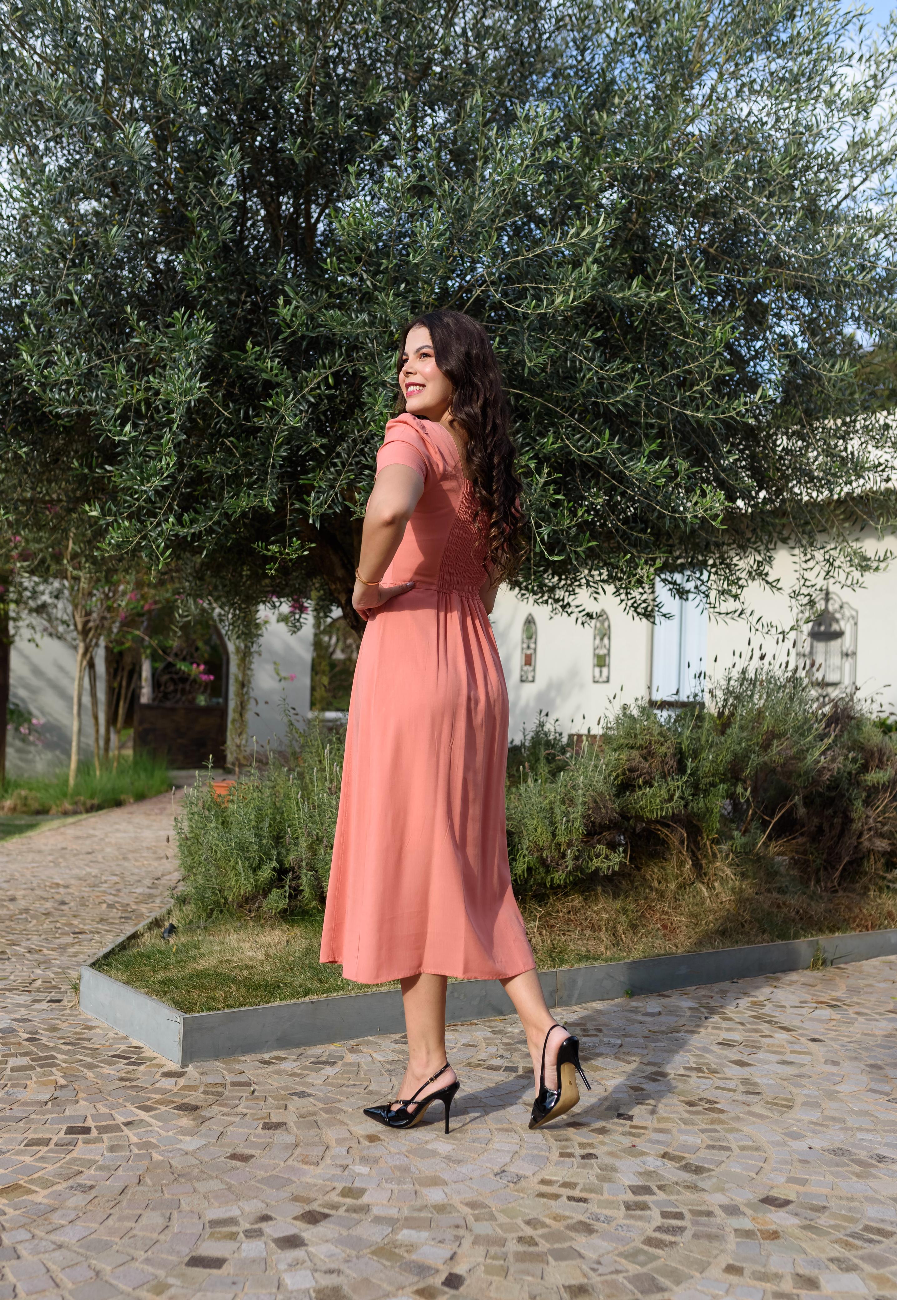 Vestido (na cor da foto) Tamanho M